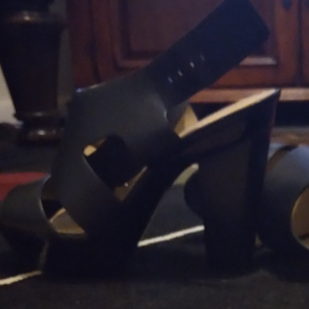 MICHAEL KORS BLACK HEELS